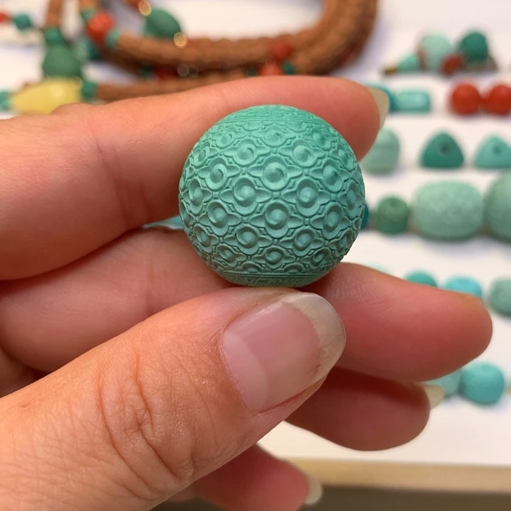 绿松石未镶嵌颈饰