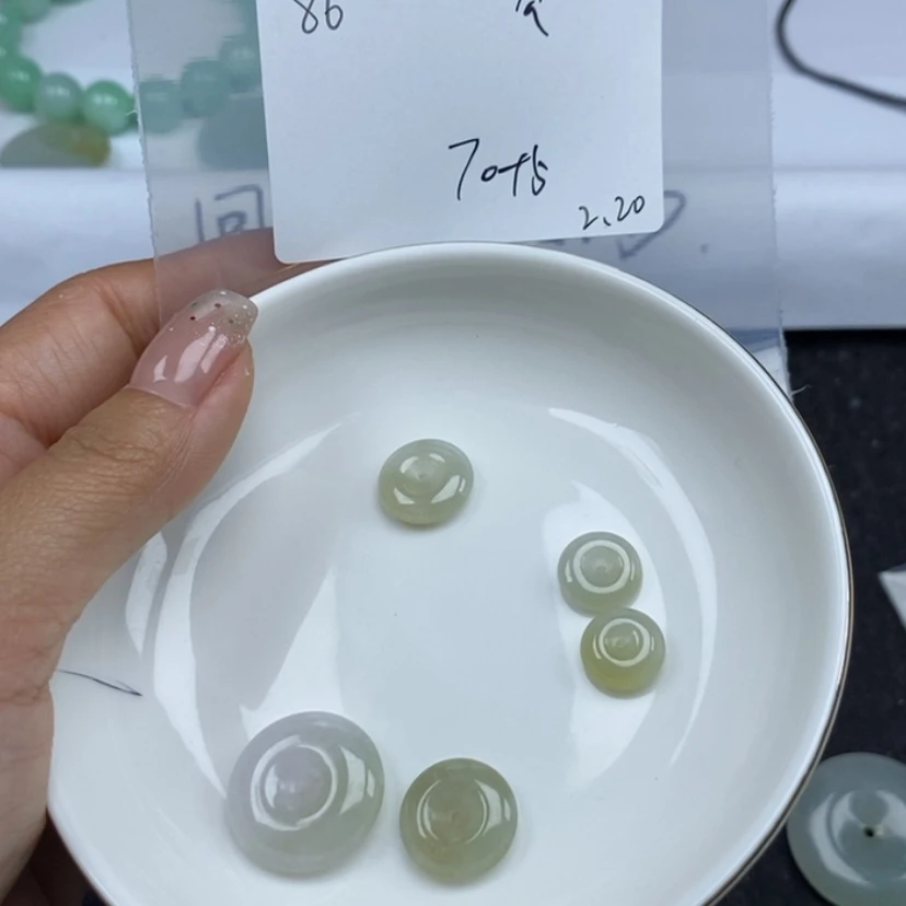【闪购商品】翡翠颈饰未镶嵌不
