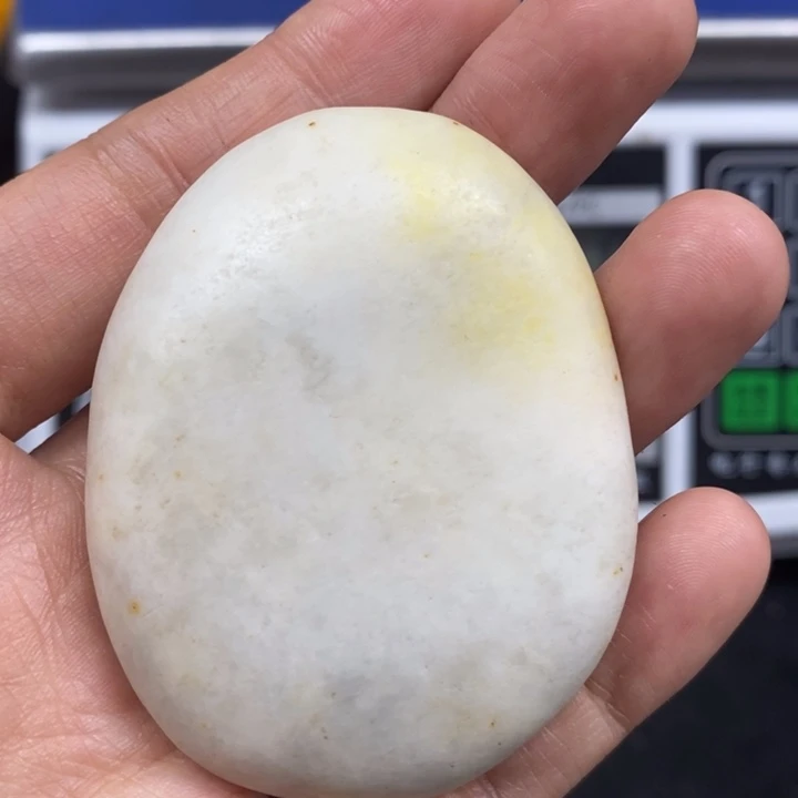 未镶嵌和田玉（糖玉）挂件