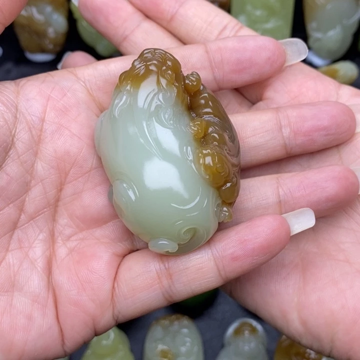 颈饰未镶嵌和田玉三**物