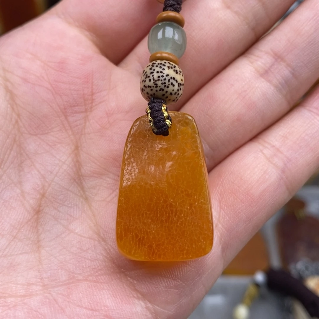 未镶嵌吊坠(赠链)琥珀