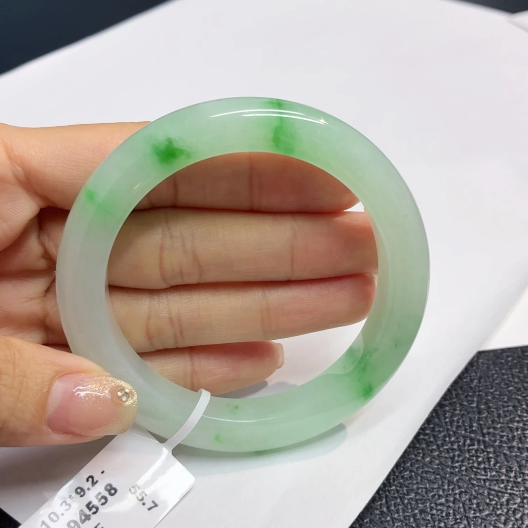 翡翠手镯未镶嵌缅甸翡翠手镯54.3