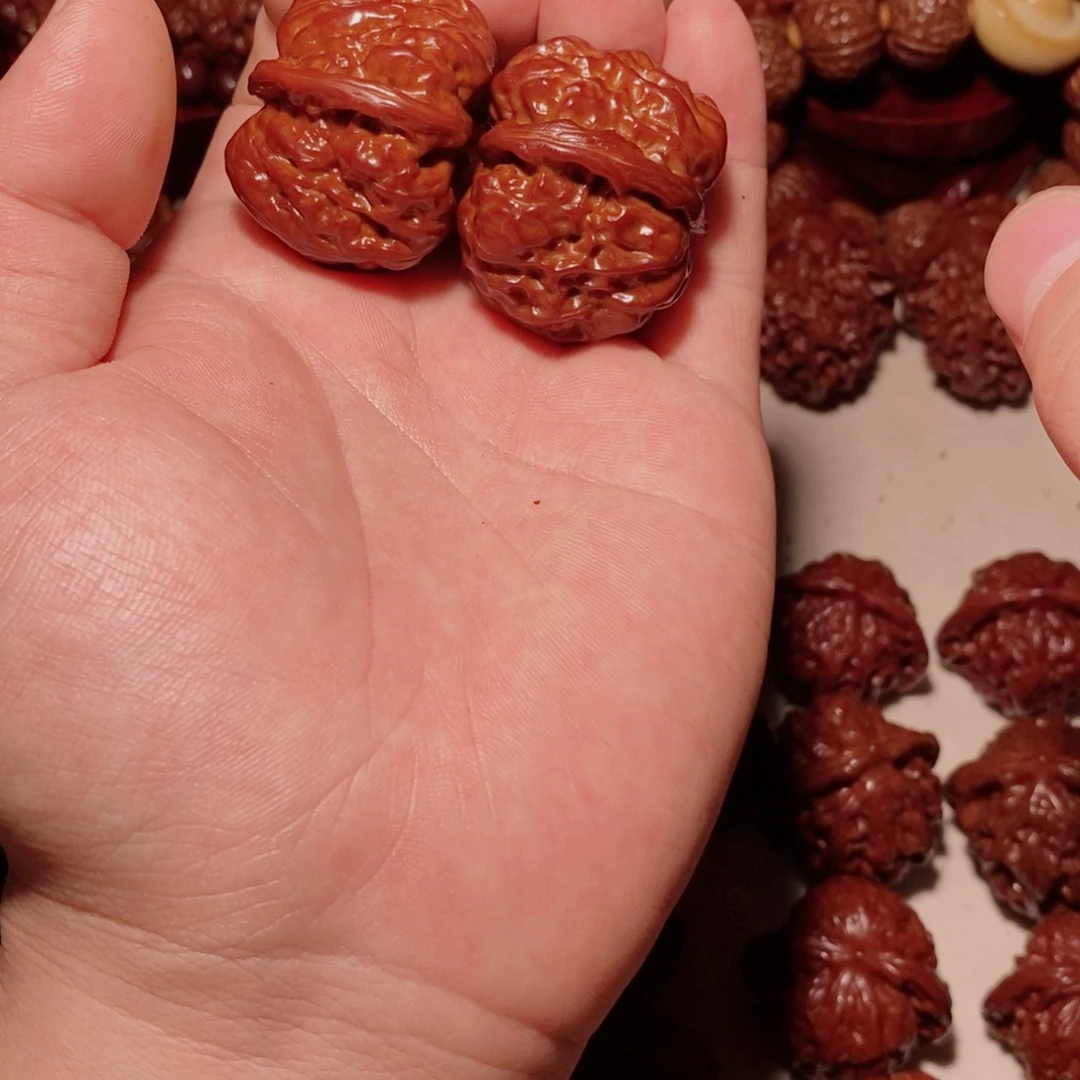 大***️桃核吊坠蛤蟆透哈头