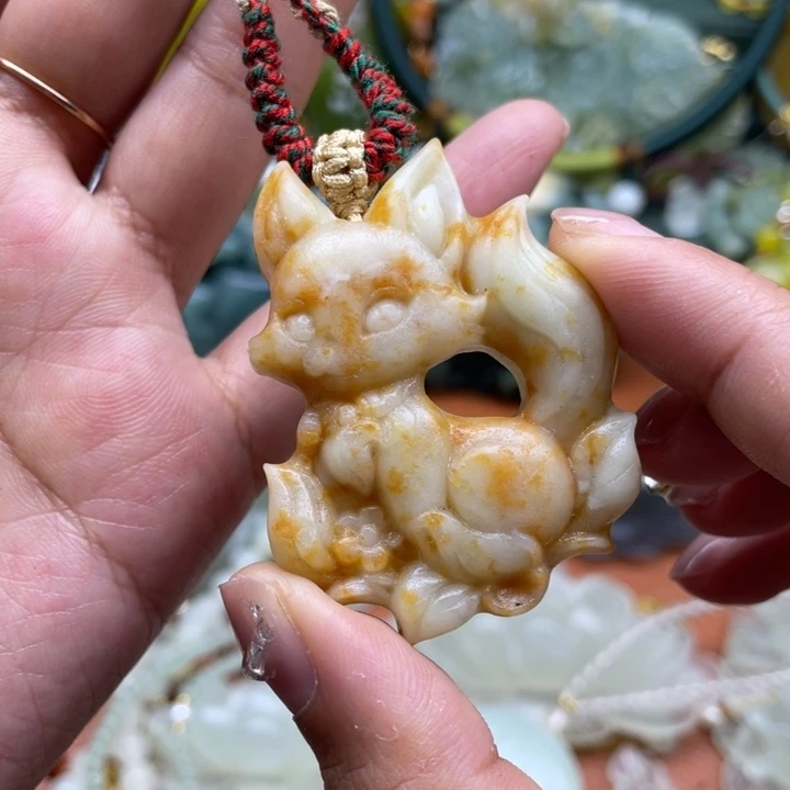 蛇纹石玉未镶嵌吊坠