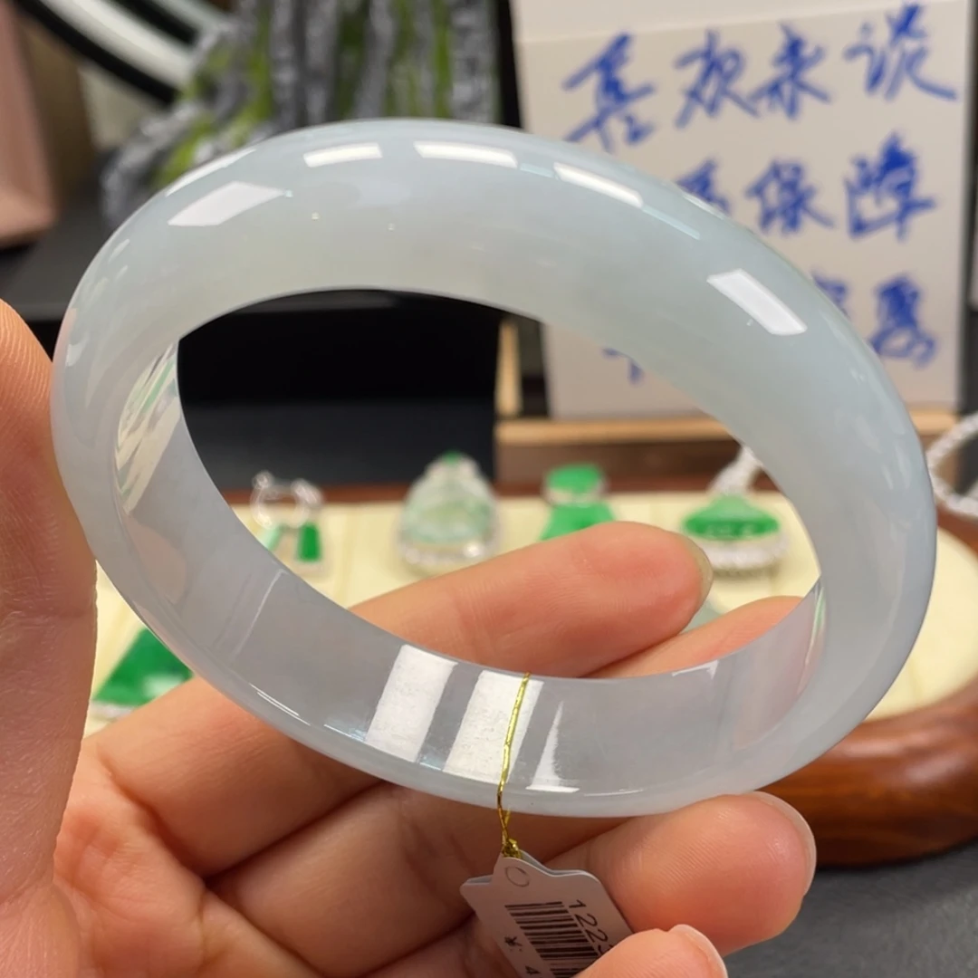 翡翠未镶嵌手镯冰川蓝翡翠手镯