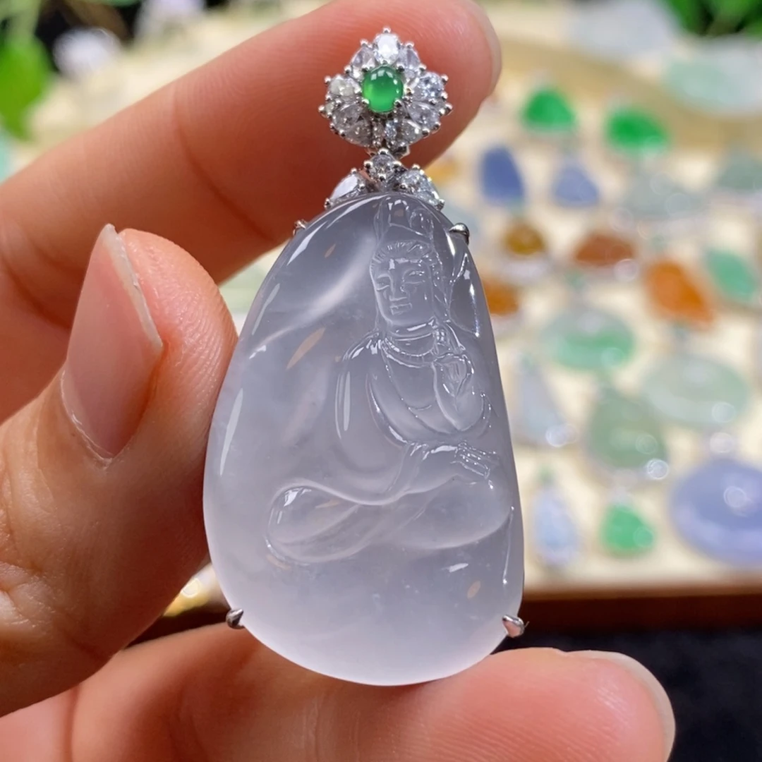 翡翠18K金镶嵌颈饰