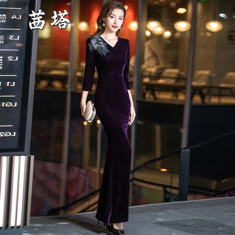 丝绒妈妈装晚礼服女2025夏季新款喜婆婆高端婚宴高级感鱼尾裙长袖