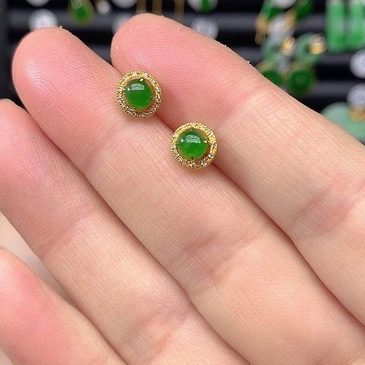 小***甜翡翠18K金镶嵌耳饰天然翡翠