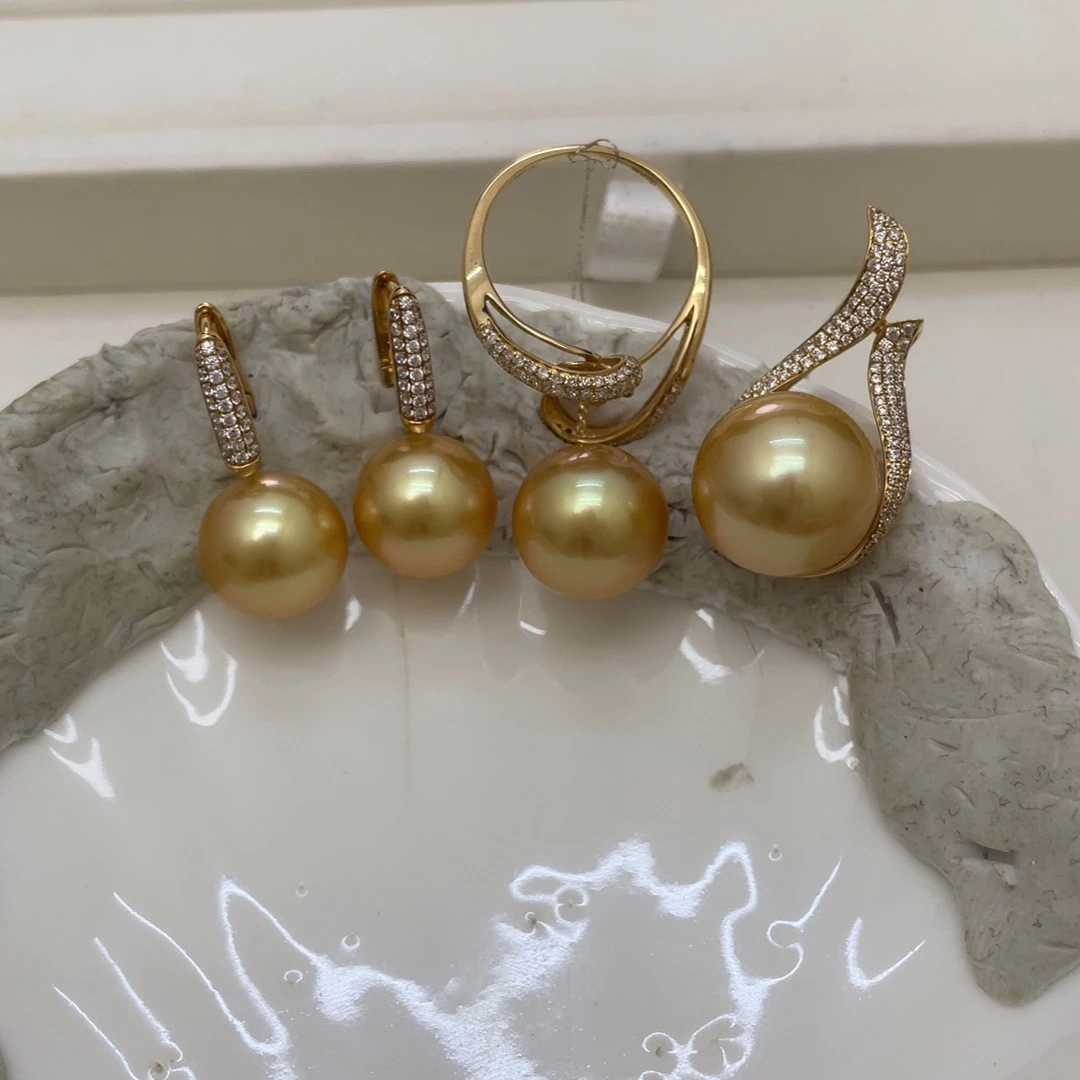 18K金镶嵌海水珍珠耳环戒指吊坠垣***?