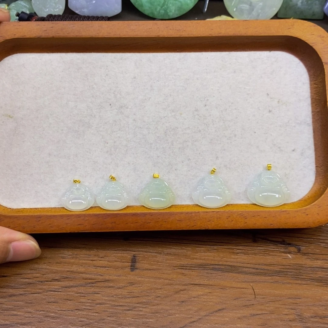 翡翠18K金镶嵌颈饰佛公  多样性发其一