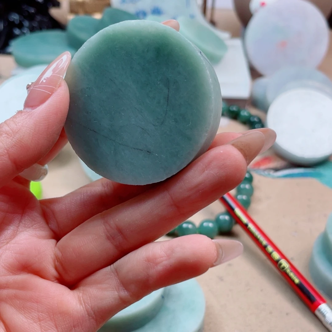 翡翠未镶嵌颈饰015……