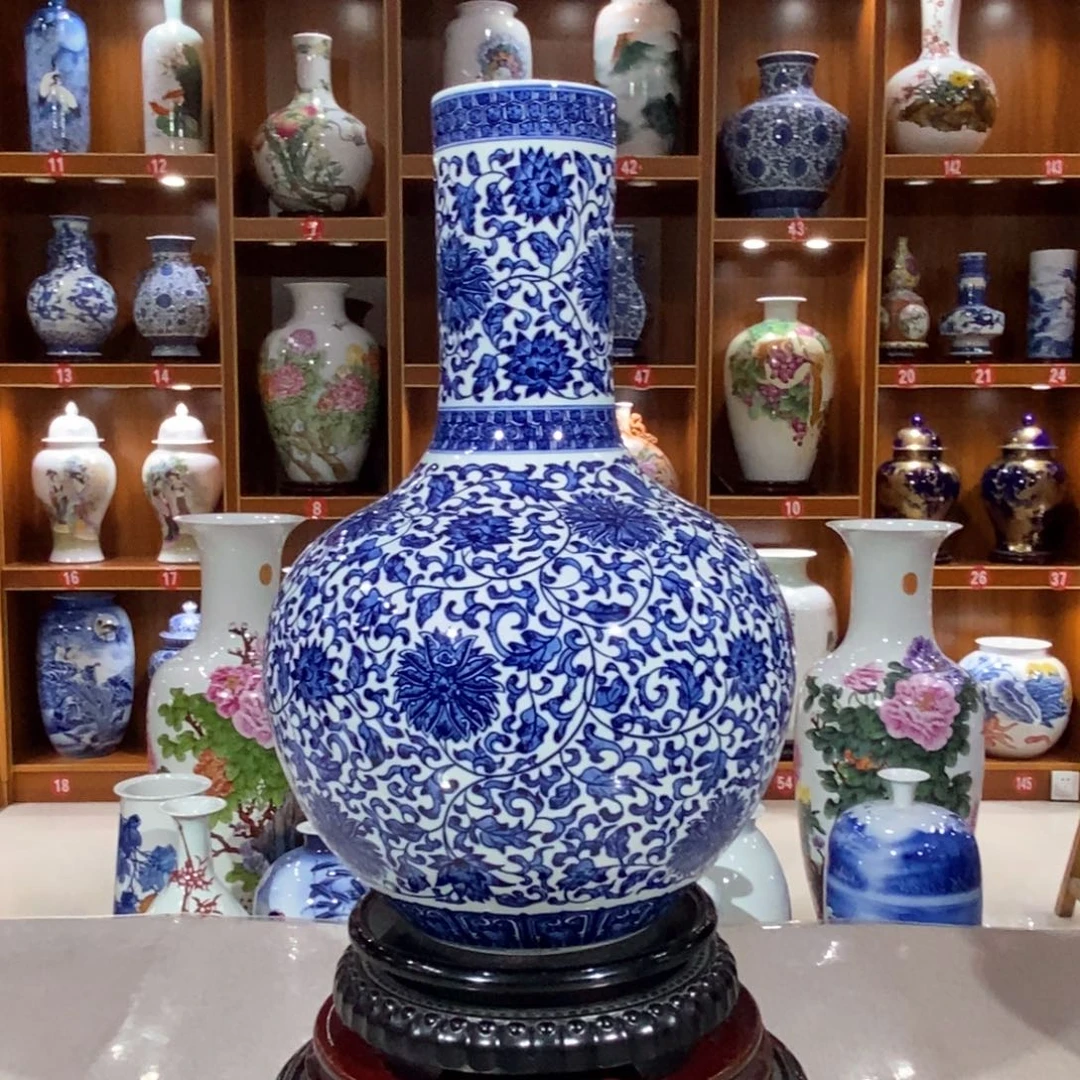 陶摆件纯手工手绘，青花缠枝莲
