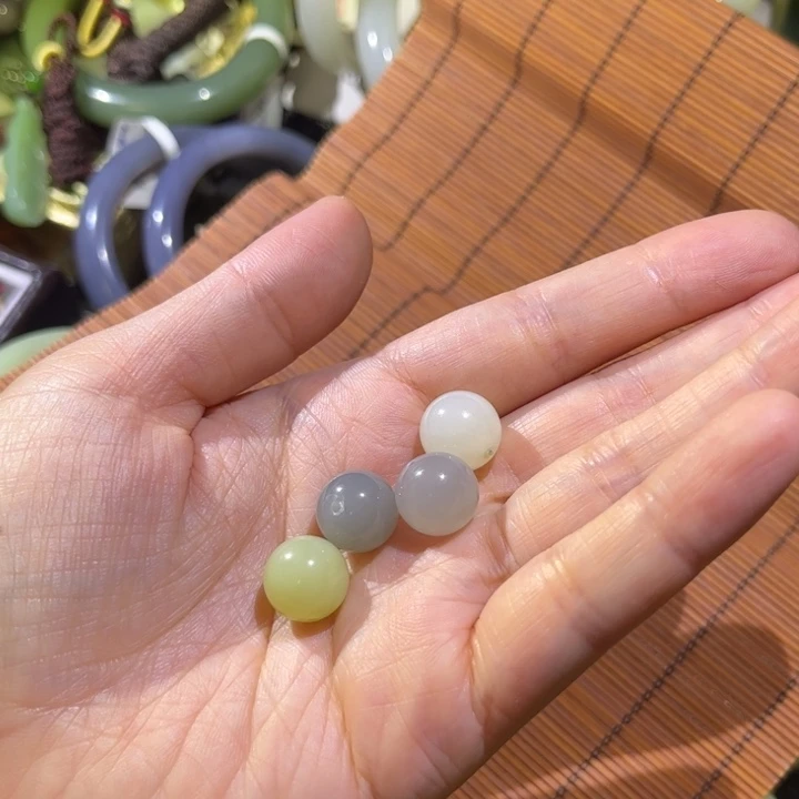 静***流和田玉未镶嵌颈饰