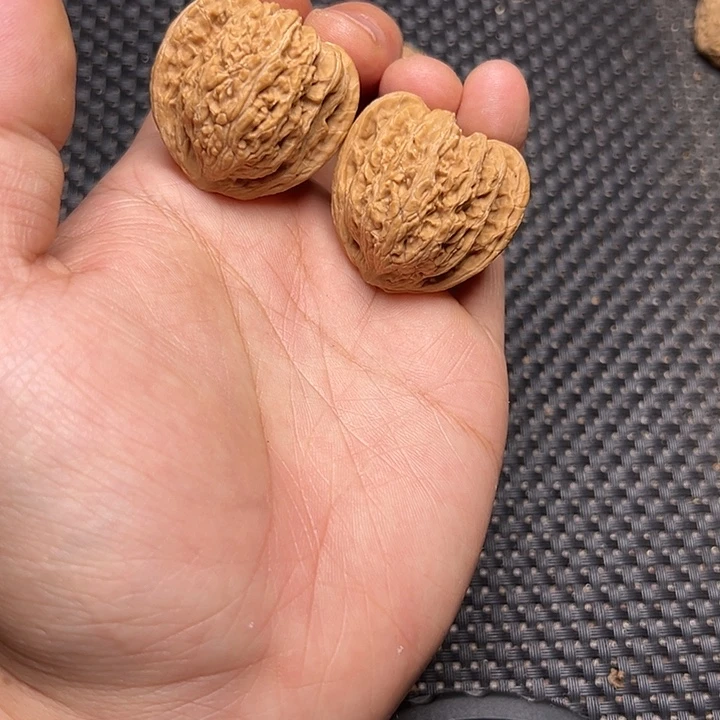 文玩核桃吊坠唐三角