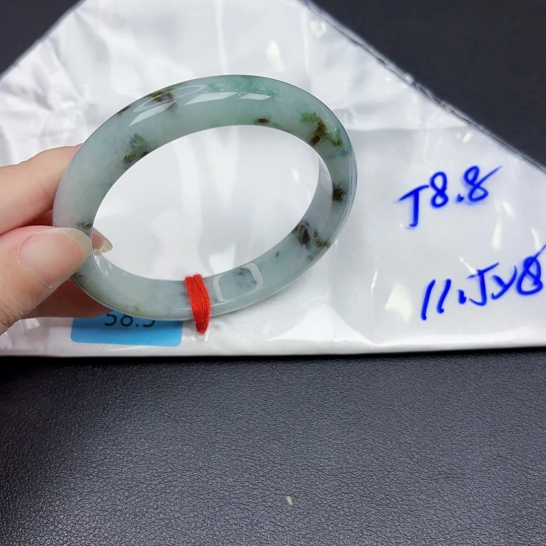 翡翠手镯未镶嵌手镯