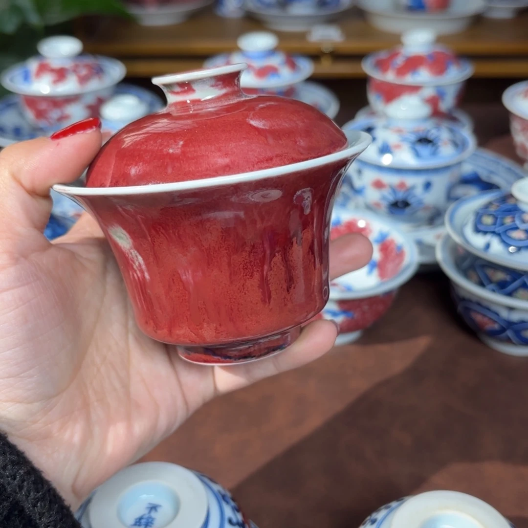 青花釉里红美人醉马蹄盖碗