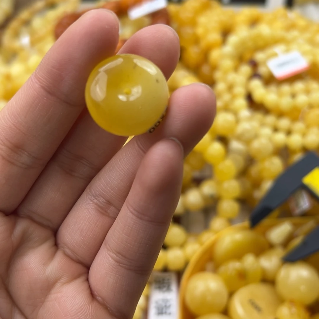 琥珀珠宝奇石未镶嵌