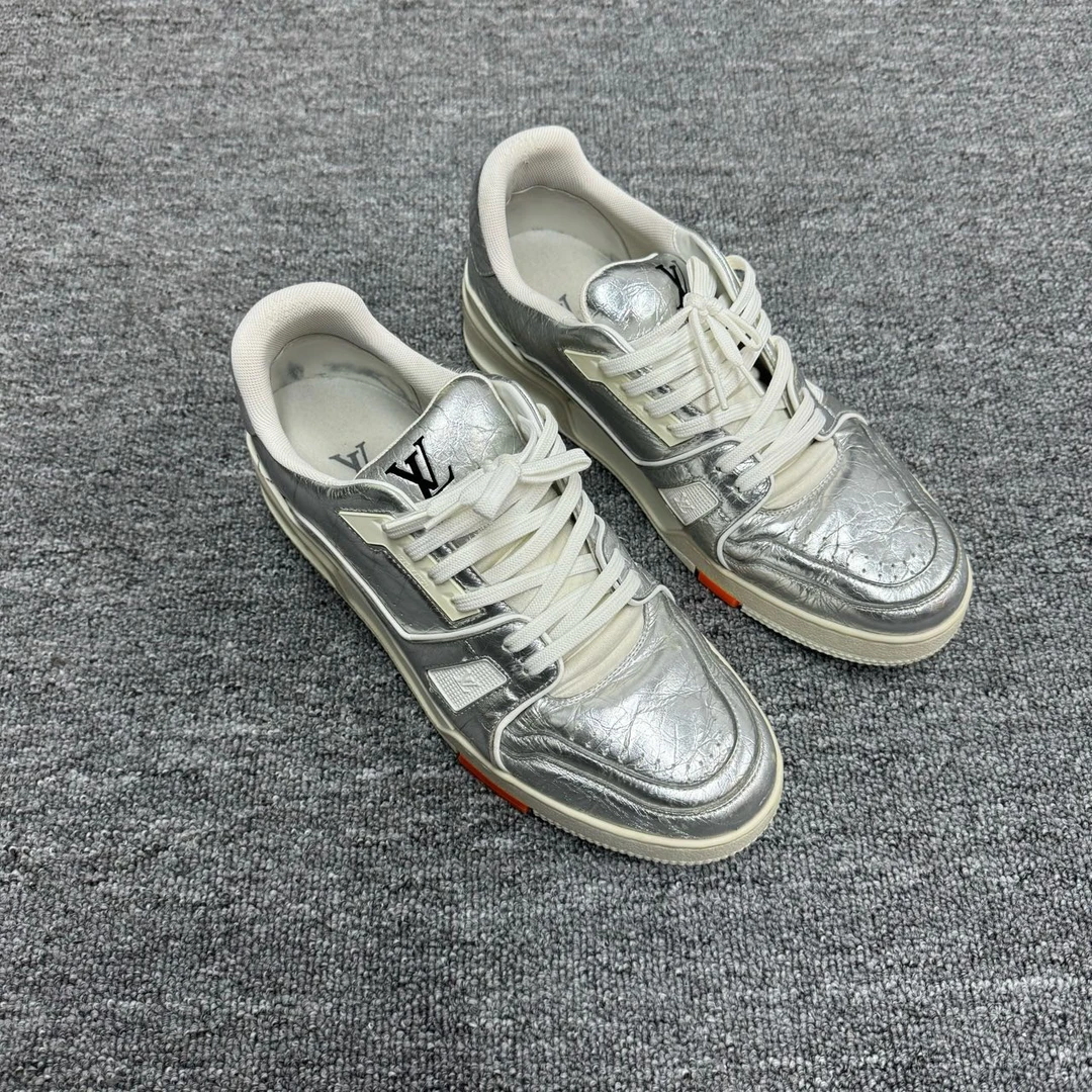 95新 LouisVuitton/路易威登 Trainer锡纸银板鞋/41.5码/公价9800
