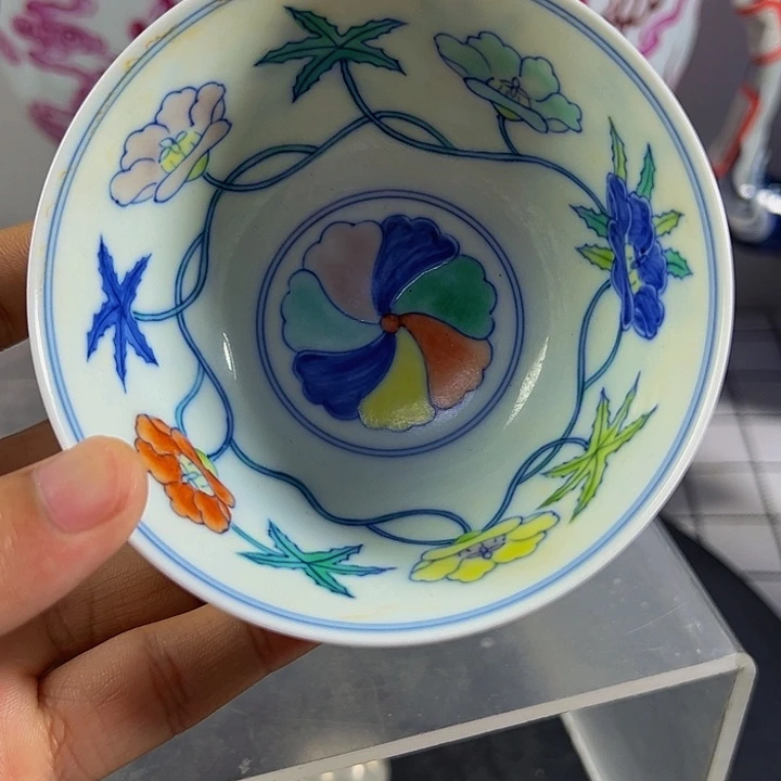 杯斗彩花卉纹陶瓷杯