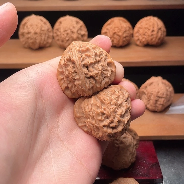 文玩核桃把件是***?42毕业三角白