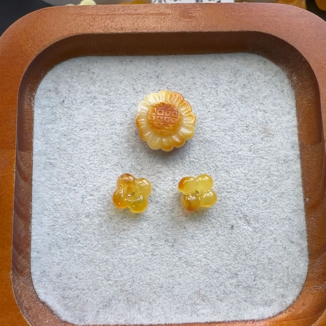 琥珀颈饰未镶嵌琥珀