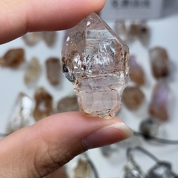未镶嵌颈饰水晶冰雪骸骨玻璃体