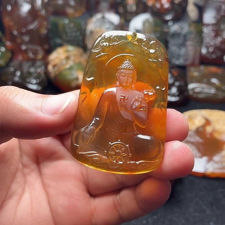 琥珀未镶嵌颈饰93