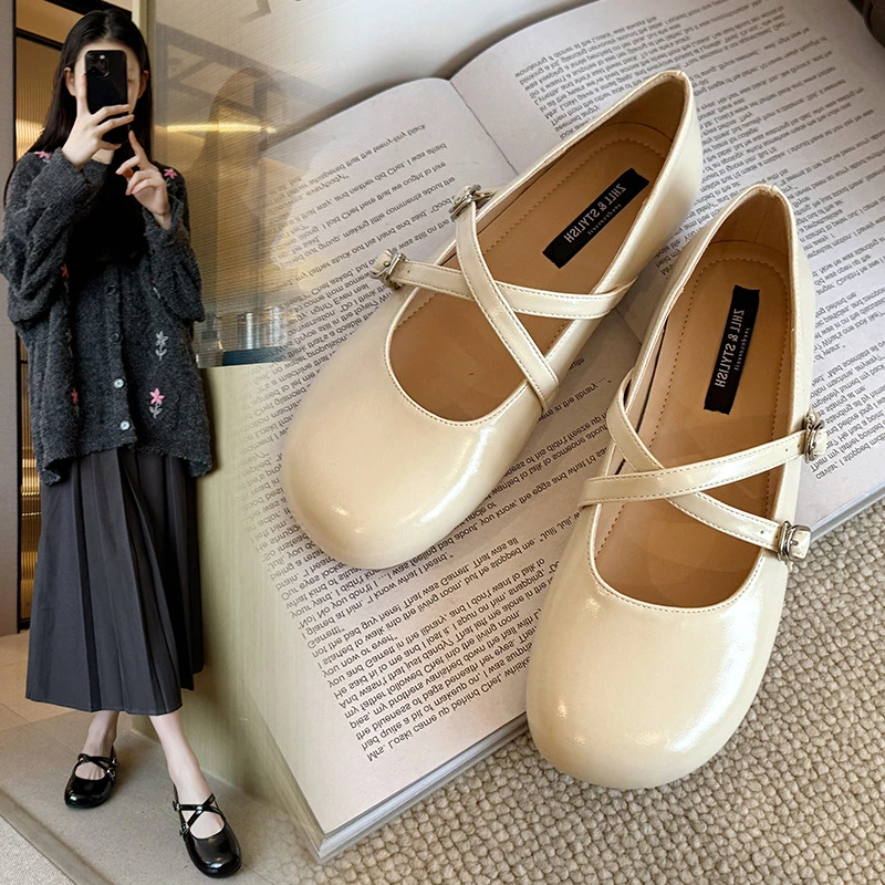 2025春夏软底单鞋新款浅口平底时尚潮流百搭女鞋加肥加宽大码女鞋