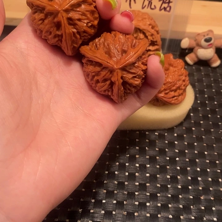 文玩核桃把件核桃。宫灯。39.40