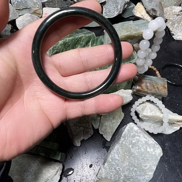 和田玉（糖玉）未镶嵌手镯天然和田玉。保真保天然。