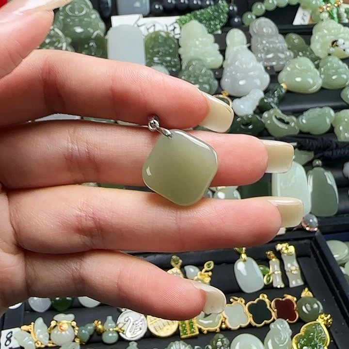 颈饰银S925镶嵌和田玉