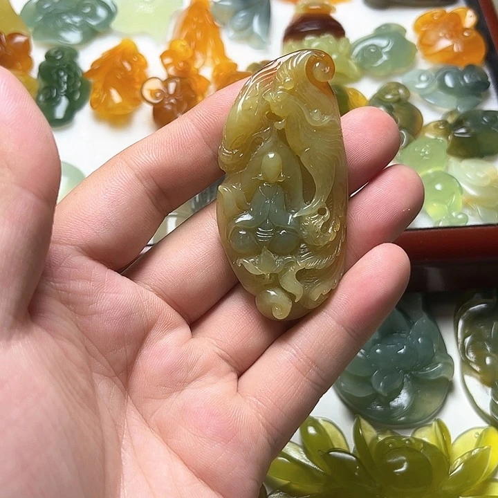 未镶嵌蛇纹石玉颈饰