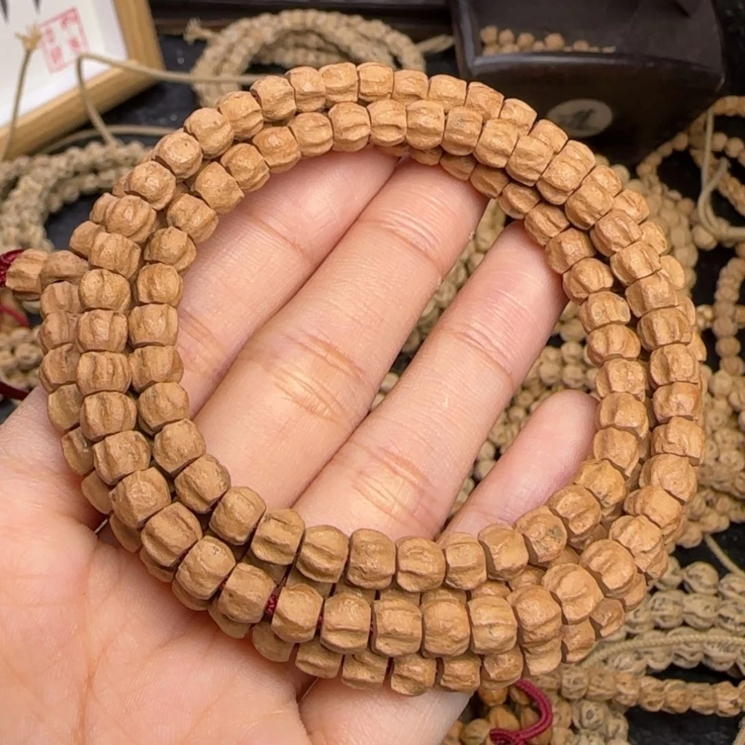 柏香籽/百香籽吊坠鲨***鱼