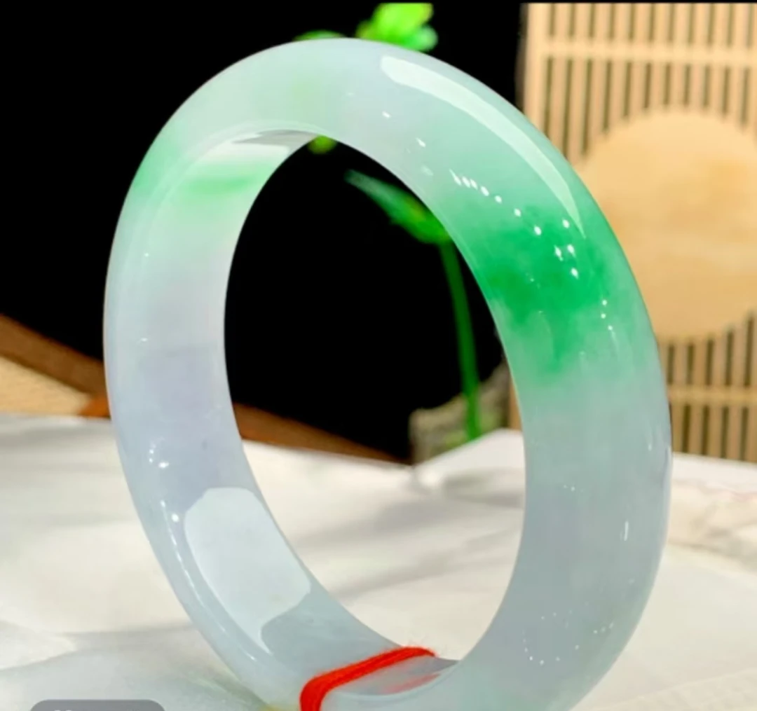 缅甸翡翠手镯飘花勿拍