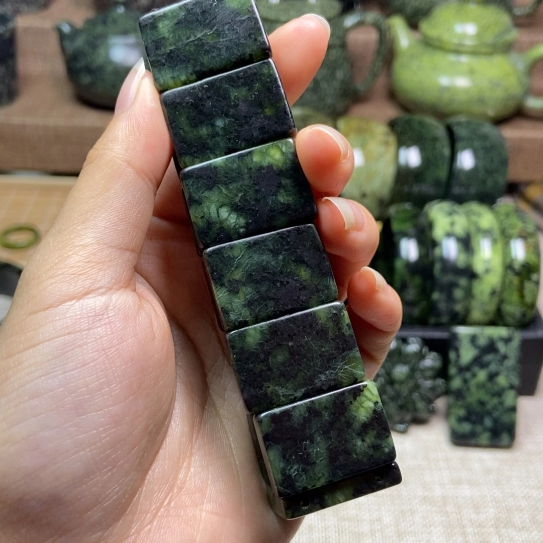 蛇纹石玉未镶嵌药王石手牌