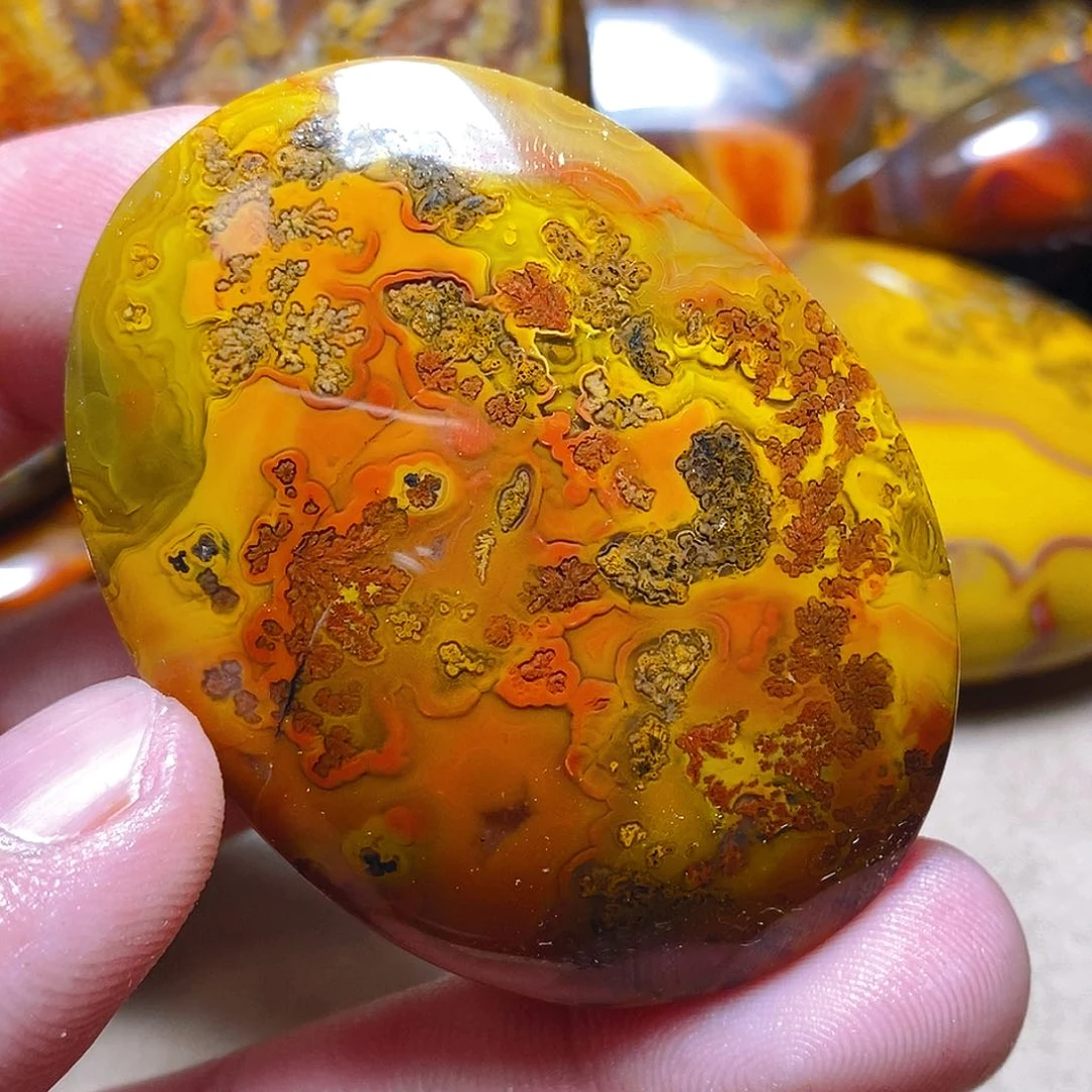 玛瑙/玉髓颈饰未镶嵌一**缘