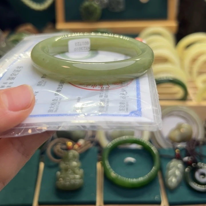 和田玉手镯未镶嵌58.9圈围1723