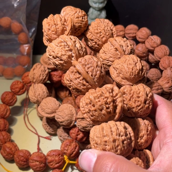 手串文玩核桃……60