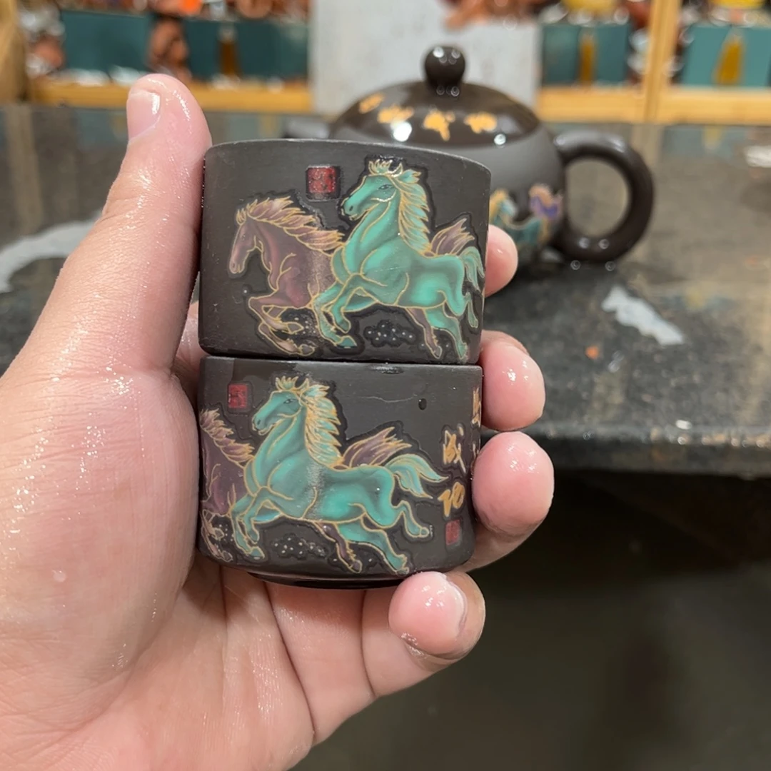 马到成功紫砂杯一对