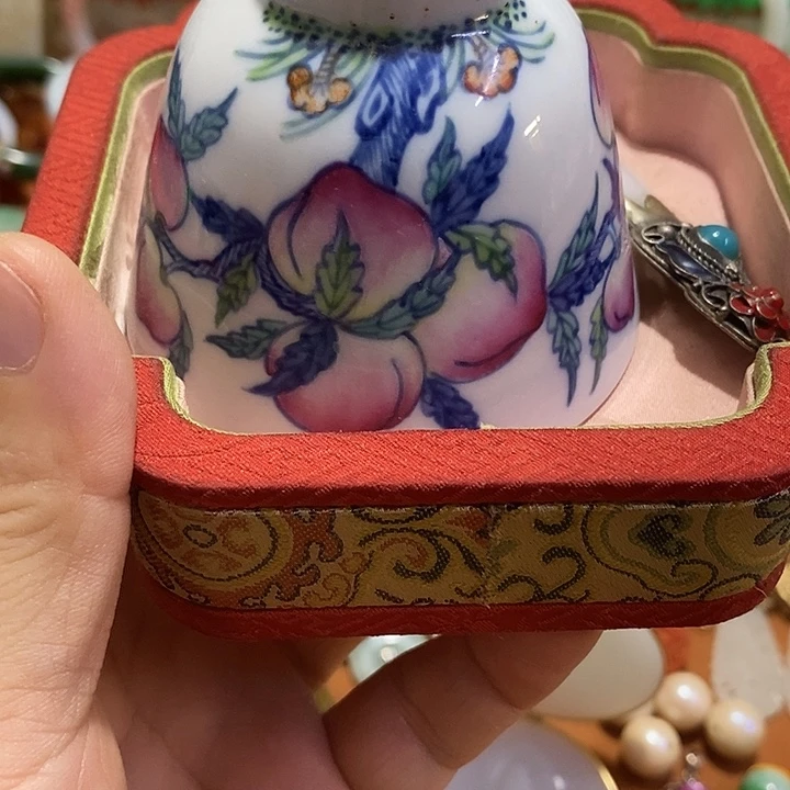 青花手绘小主人杯子