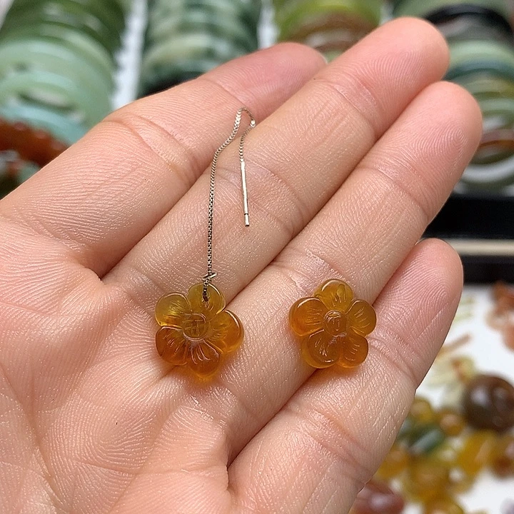 蛇纹石玉未镶嵌耳环