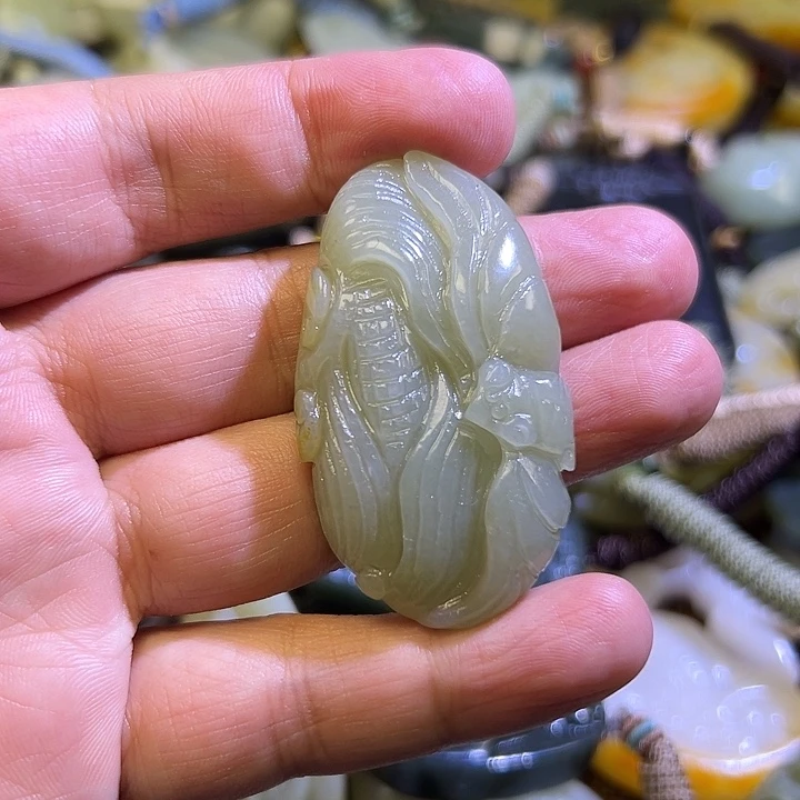 和田玉未镶嵌颈饰