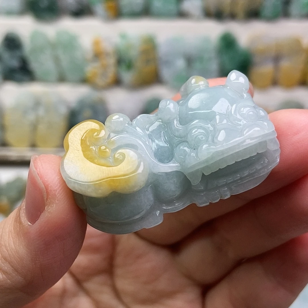 翡翠未镶嵌吊坠(赠链)