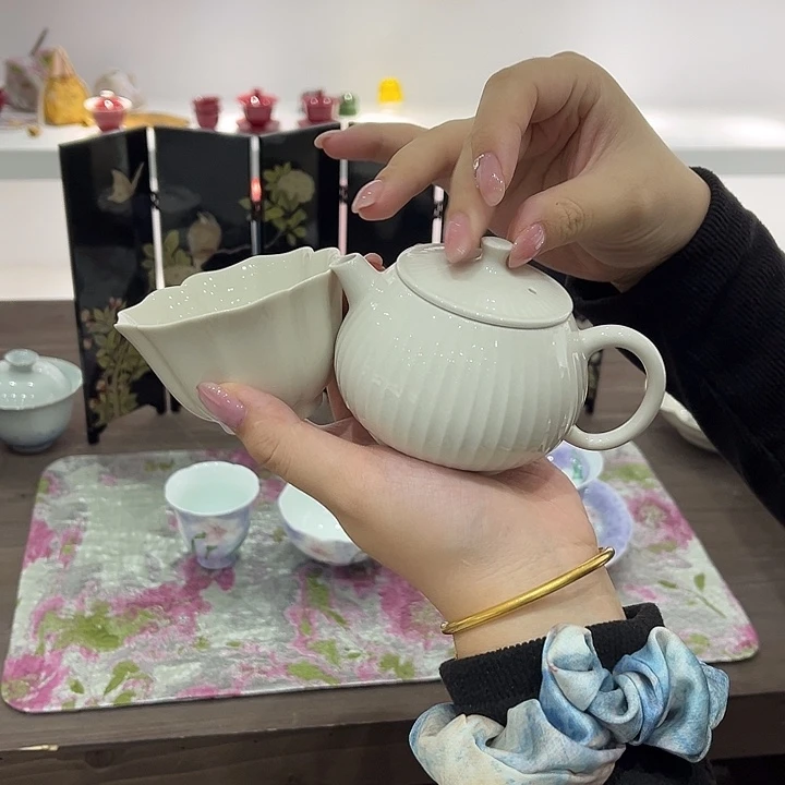 两件套哈哈哈哈哈哈哈