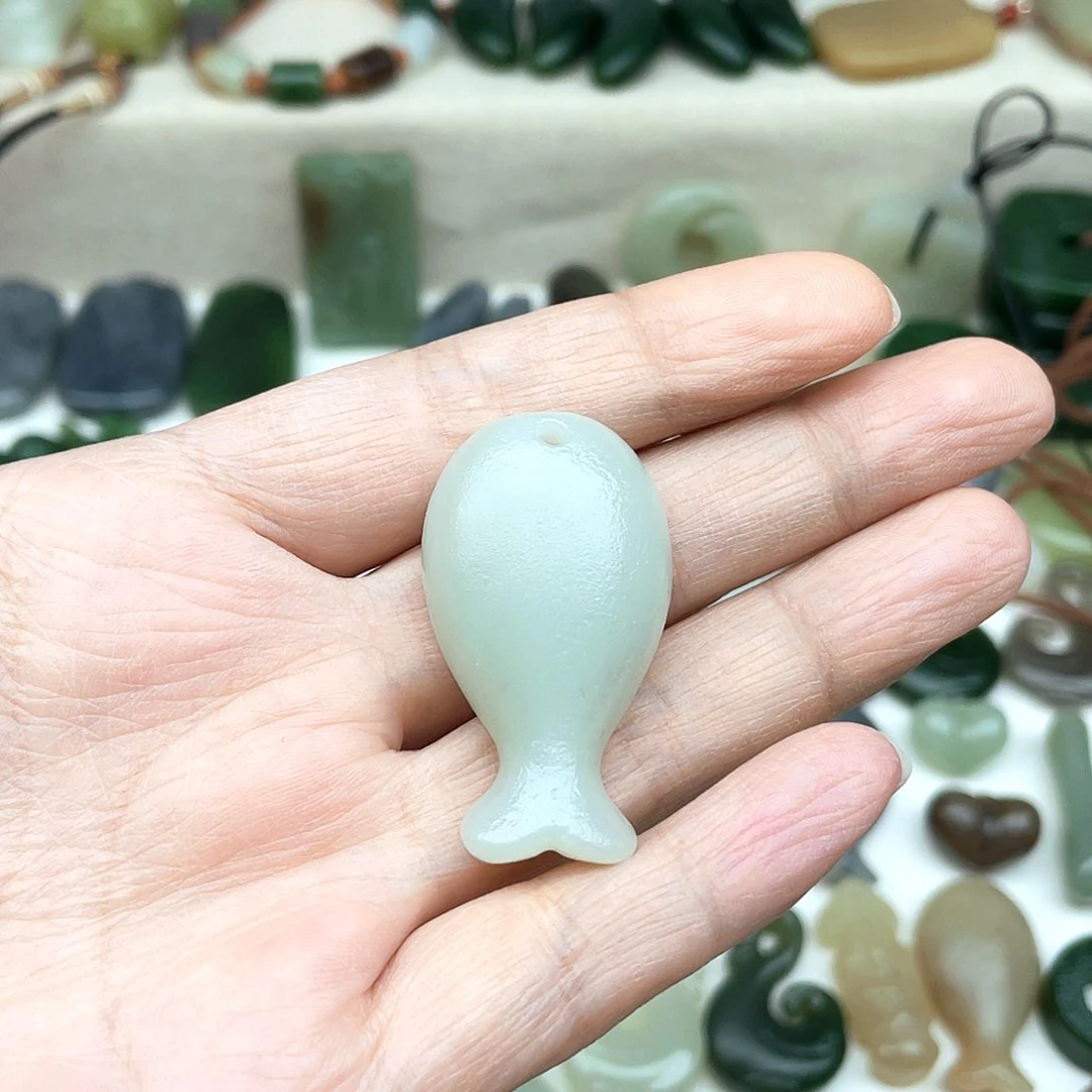 颈饰未镶嵌和田玉陈*嘚