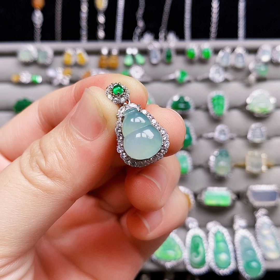 翡翠银S925镶嵌颈饰葫芦