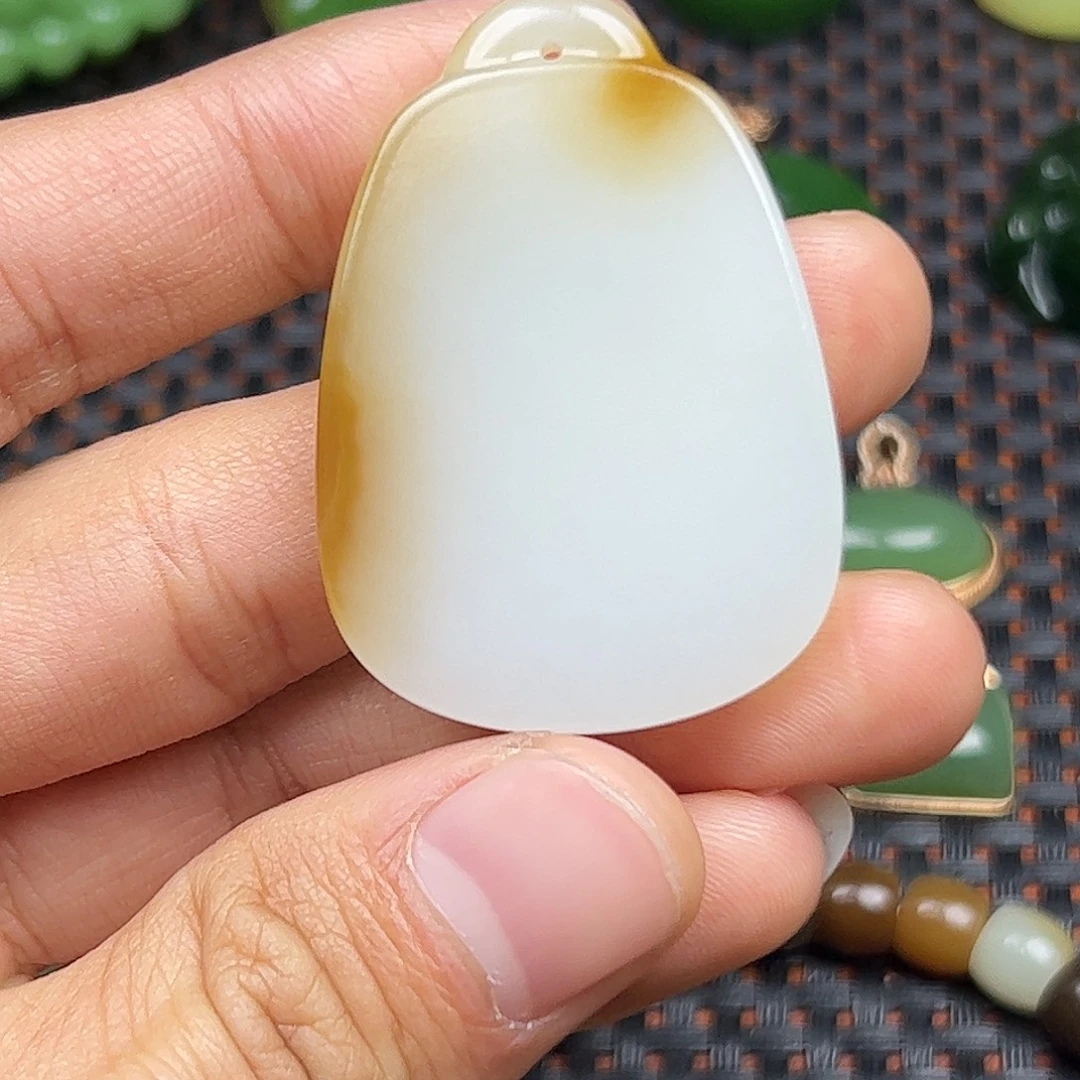 和田玉未镶嵌挂件