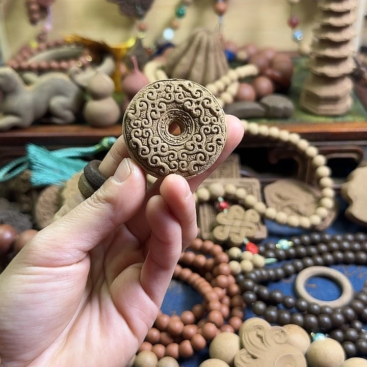 龙涎香方平安扣香牌