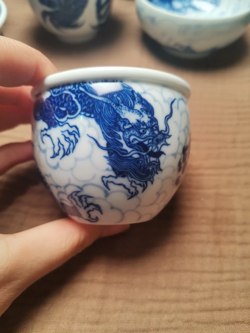景德镇手绘穿云龙缸杯