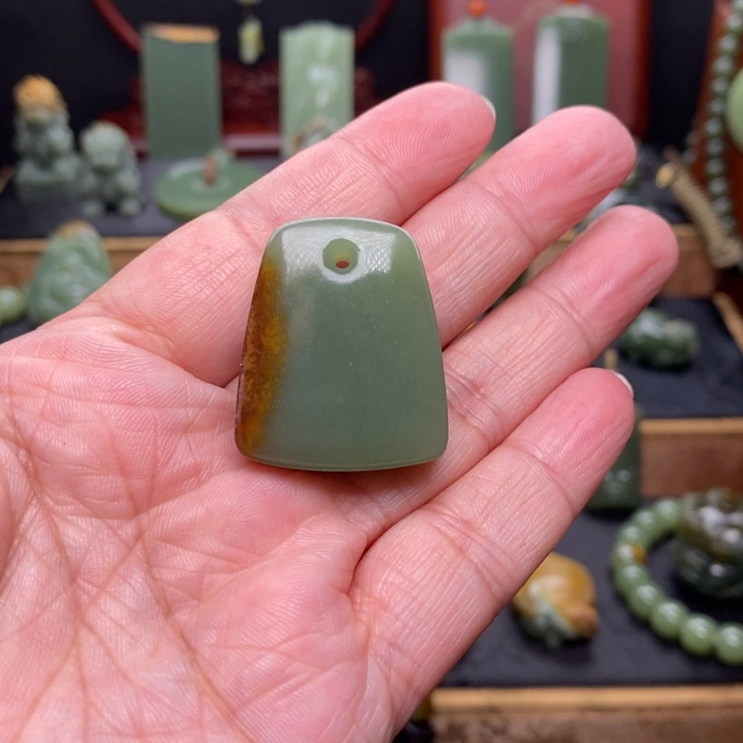 岫岩河磨玉（透闪石质玉）未镶嵌挂件